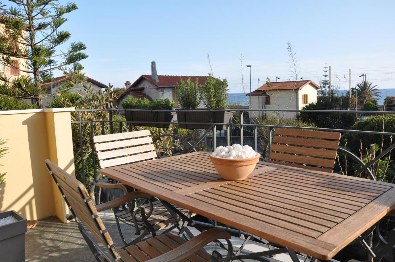 Appartamento Villa Rita A 100 M Dal Mare! Vallecrosia Extérieur photo